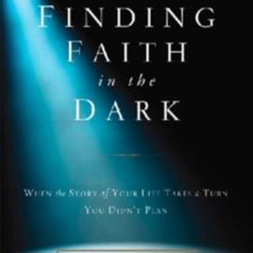 Finding Faith in the Dark by Laurie Short - Paperback - NEW